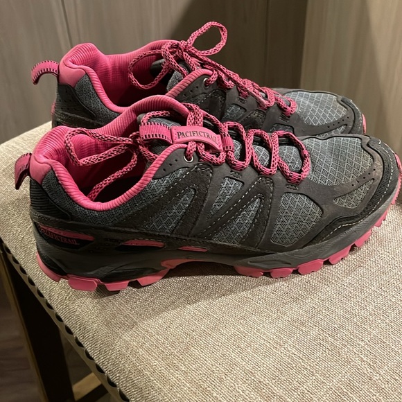 Pacific Trail Hiking Boots - Picture 6 of 6